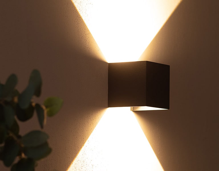 Solární nástěnná LED svítidla